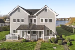 Front entrance - right- click for photo gallery